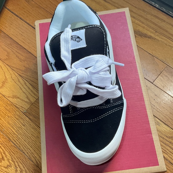 Vans Knu Skool Black and White Sneakers BNIB - Picture 3 of 3